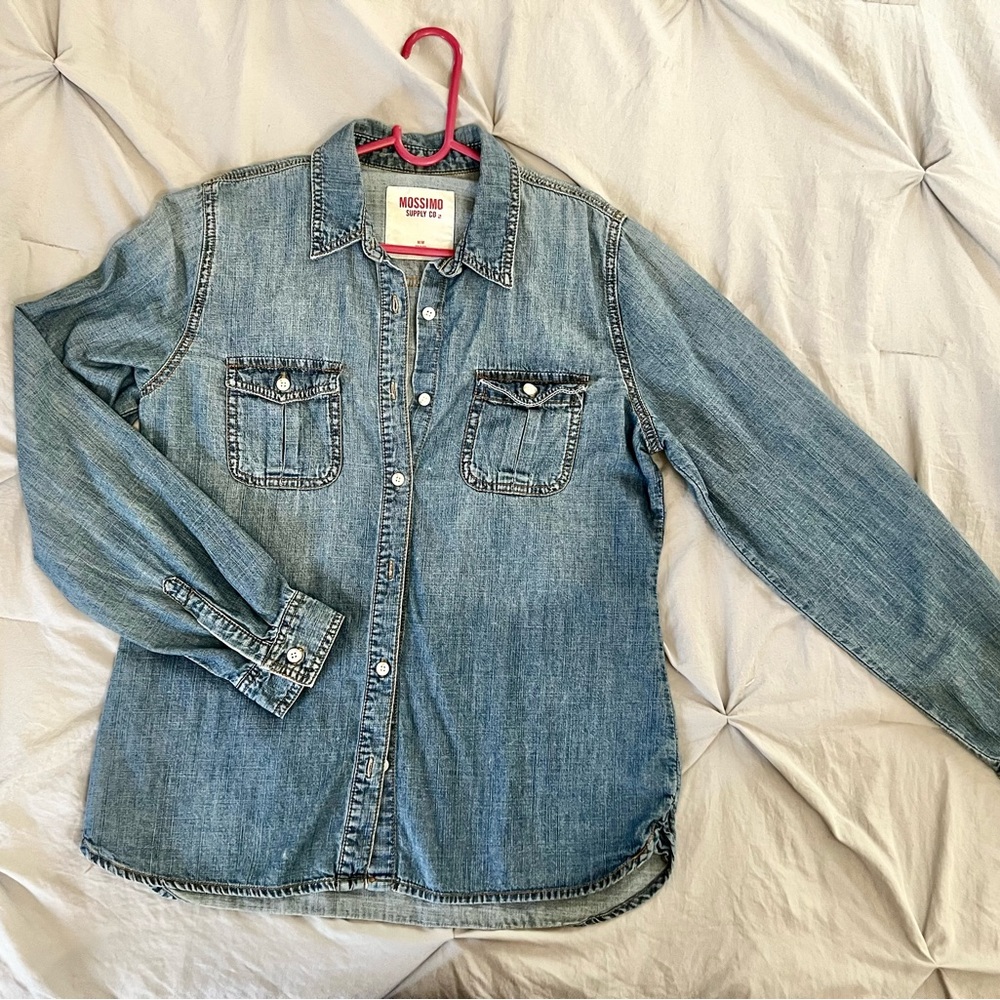 Denim/Chambray  Button Down Shirt